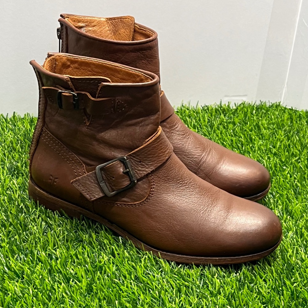 Frye Tyler Engineer Leather Ankle Boots Brown Buckle Back Zip Womens 7.5